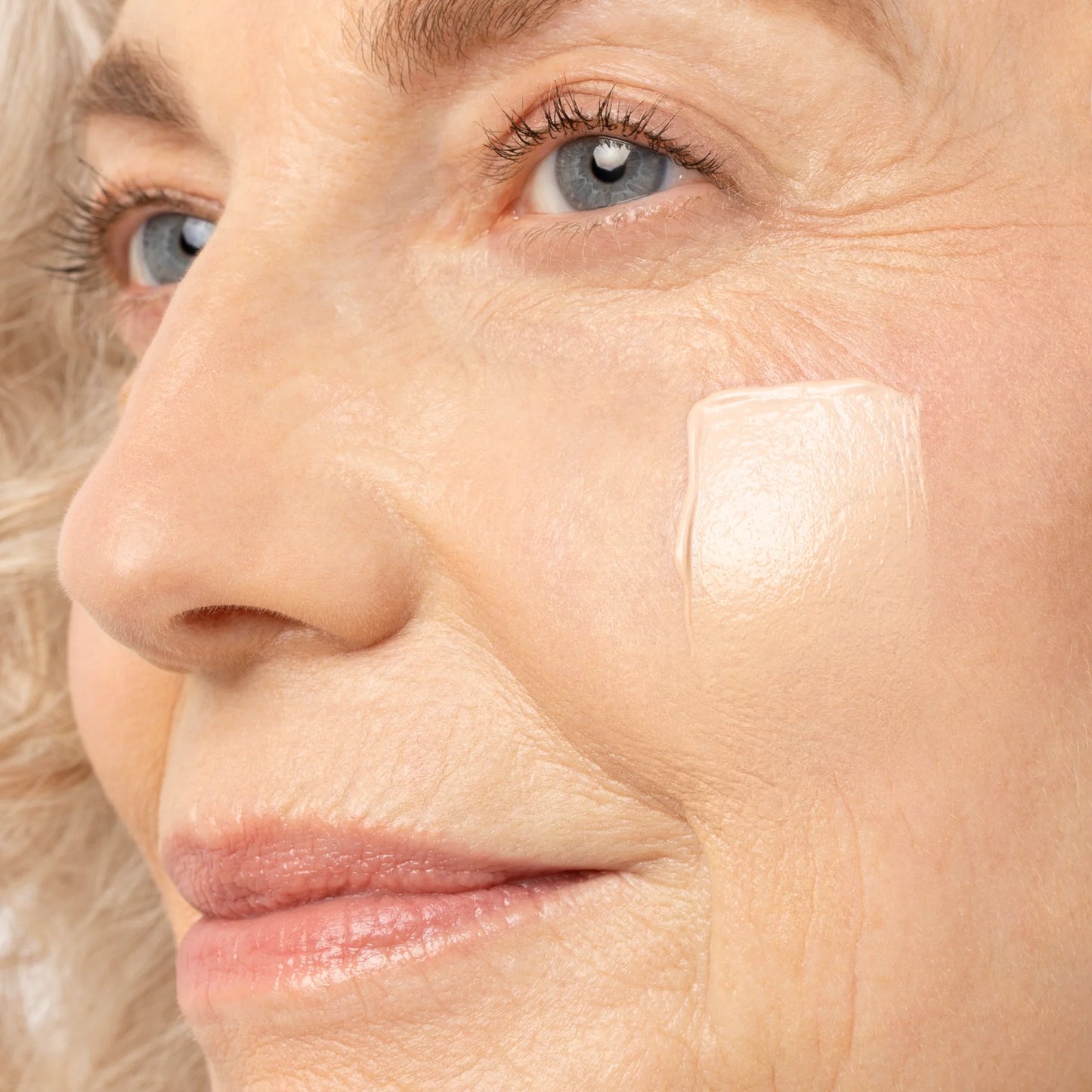 Just Skin Tinted Moisturizer Sunscreen SPF 15 – Broad Spectrum Coverage with Tinted Hydration