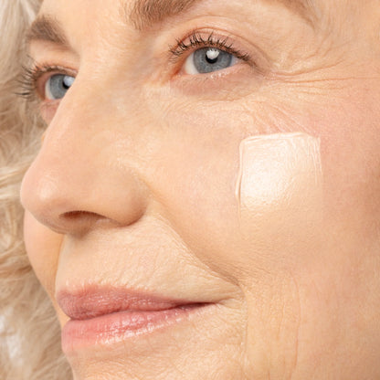 Just Skin Tinted Moisturizer Sunscreen SPF 15 – Broad Spectrum Coverage with Tinted Hydration